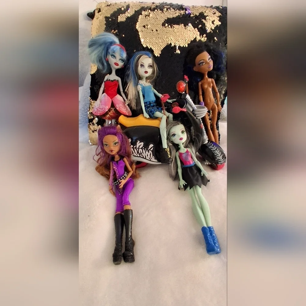 G1 Monster High 5 Doll 1 Scooter bundle! Take all no seperating